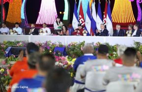 250 Buses Nuevos para el Pueblo: Obras de Amor, Obras de Buen Corazón 