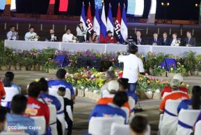 250 Buses Nuevos para el Pueblo: Obras de Amor, Obras de Buen Corazón 