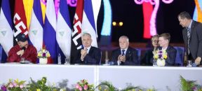 250 Buses Nuevos para el Pueblo: Obras de Amor, Obras de Buen Corazón 