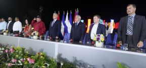 250 Buses Nuevos para el Pueblo: Obras de Amor, Obras de Buen Corazón 