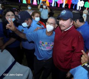 250 Buses Nuevos para el Pueblo: Obras de Amor, Obras de Buen Corazón 
