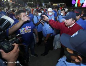 250 Buses Nuevos para el Pueblo: Obras de Amor, Obras de Buen Corazón 