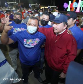 250 Buses Nuevos para el Pueblo: Obras de Amor, Obras de Buen Corazón 