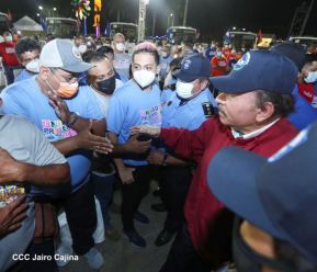 250 Buses Nuevos para el Pueblo: Obras de Amor, Obras de Buen Corazón 