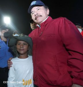 250 Buses Nuevos para el Pueblo: Obras de Amor, Obras de Buen Corazón 