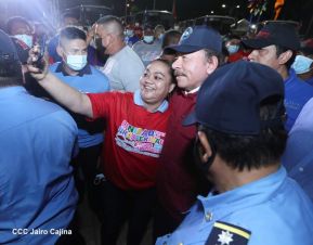 250 Buses Nuevos para el Pueblo: Obras de Amor, Obras de Buen Corazón 