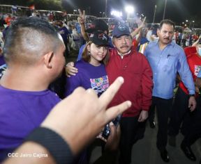 250 Buses Nuevos para el Pueblo: Obras de Amor, Obras de Buen Corazón 