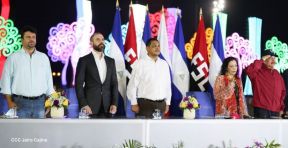 250 Buses Nuevos para el Pueblo: Obras de Amor, Obras de Buen Corazón 