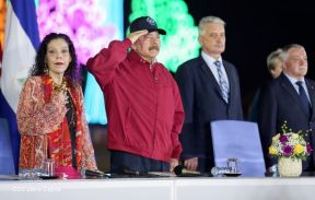 250 Buses Nuevos para el Pueblo: Obras de Amor, Obras de Buen Corazón 