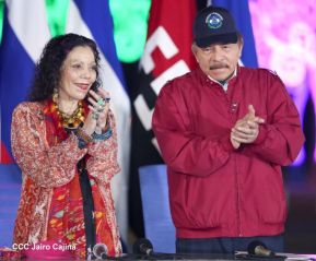 250 Buses Nuevos para el Pueblo: Obras de Amor, Obras de Buen Corazón 