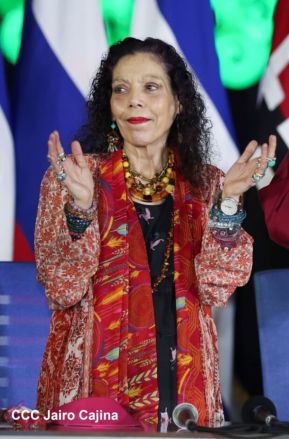 250 Buses Nuevos para el Pueblo: Obras de Amor, Obras de Buen Corazón 