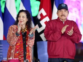 250 Buses Nuevos para el Pueblo: Obras de Amor, Obras de Buen Corazón 