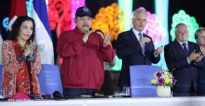 250 Buses Nuevos para el Pueblo: Obras de Amor, Obras de Buen Corazón 