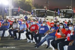 250 Buses Nuevos para el Pueblo: Obras de Amor, Obras de Buen Corazón 