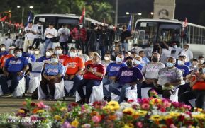 250 Buses Nuevos para el Pueblo: Obras de Amor, Obras de Buen Corazón 