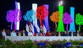 250 Buses Nuevos para el Pueblo: Obras de Amor, Obras de Buen Corazón 