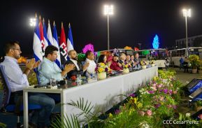 250 Buses Nuevos para el Pueblo: Obras de Amor, Obras de Buen Corazón 