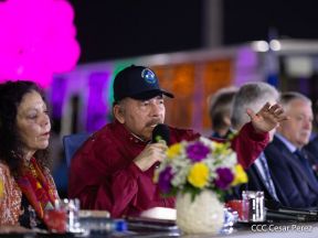 250 Buses Nuevos para el Pueblo: Obras de Amor, Obras de Buen Corazón 