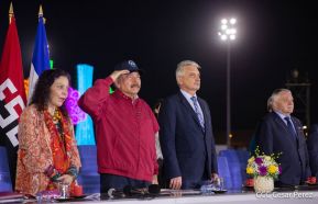 250 Buses Nuevos para el Pueblo: Obras de Amor, Obras de Buen Corazón 