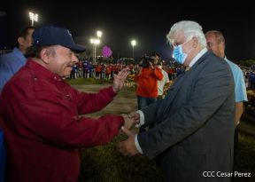 250 Buses Nuevos para el Pueblo: Obras de Amor, Obras de Buen Corazón 