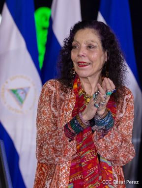 250 Buses Nuevos para el Pueblo: Obras de Amor, Obras de Buen Corazón 