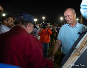 250 Buses Nuevos para el Pueblo: Obras de Amor, Obras de Buen Corazón 