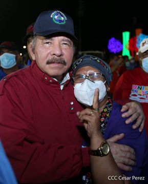 250 Buses Nuevos para el Pueblo: Obras de Amor, Obras de Buen Corazón 