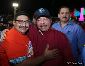 250 Buses Nuevos para el Pueblo: Obras de Amor, Obras de Buen Corazón 