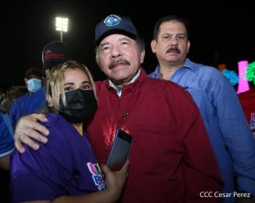 250 Buses Nuevos para el Pueblo: Obras de Amor, Obras de Buen Corazón 