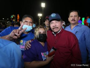 250 Buses Nuevos para el Pueblo: Obras de Amor, Obras de Buen Corazón 
