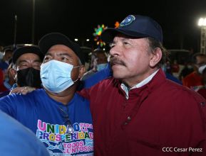 250 Buses Nuevos para el Pueblo: Obras de Amor, Obras de Buen Corazón 