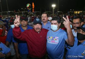 250 Buses Nuevos para el Pueblo: Obras de Amor, Obras de Buen Corazón 