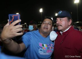 250 Buses Nuevos para el Pueblo: Obras de Amor, Obras de Buen Corazón 