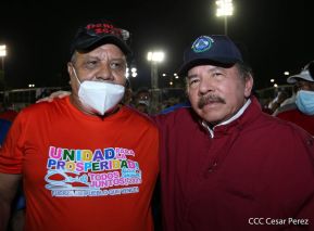 250 Buses Nuevos para el Pueblo: Obras de Amor, Obras de Buen Corazón 