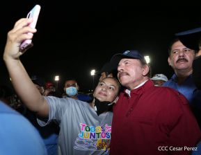 250 Buses Nuevos para el Pueblo: Obras de Amor, Obras de Buen Corazón 