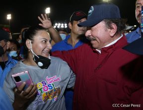 250 Buses Nuevos para el Pueblo: Obras de Amor, Obras de Buen Corazón 