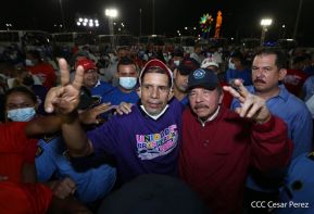 250 Buses Nuevos para el Pueblo: Obras de Amor, Obras de Buen Corazón 