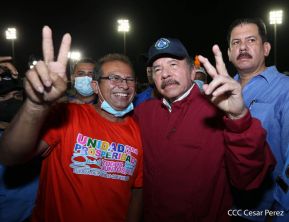 250 Buses Nuevos para el Pueblo: Obras de Amor, Obras de Buen Corazón 