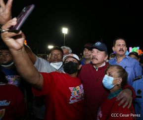 250 Buses Nuevos para el Pueblo: Obras de Amor, Obras de Buen Corazón 
