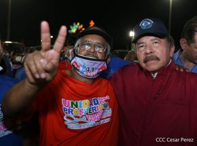250 Buses Nuevos para el Pueblo: Obras de Amor, Obras de Buen Corazón 