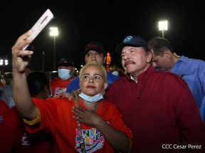 250 Buses Nuevos para el Pueblo: Obras de Amor, Obras de Buen Corazón 