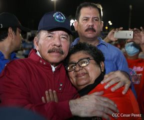 250 Buses Nuevos para el Pueblo: Obras de Amor, Obras de Buen Corazón 