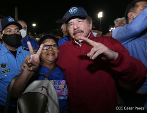 250 Buses Nuevos para el Pueblo: Obras de Amor, Obras de Buen Corazón 