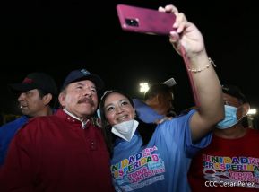 250 Buses Nuevos para el Pueblo: Obras de Amor, Obras de Buen Corazón 