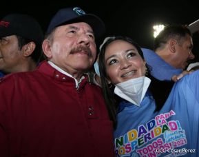 250 Buses Nuevos para el Pueblo: Obras de Amor, Obras de Buen Corazón 