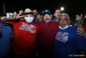 250 Buses Nuevos para el Pueblo: Obras de Amor, Obras de Buen Corazón 
