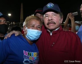 250 Buses Nuevos para el Pueblo: Obras de Amor, Obras de Buen Corazón 