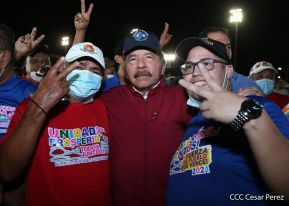 250 Buses Nuevos para el Pueblo: Obras de Amor, Obras de Buen Corazón 