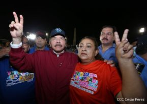 250 Buses Nuevos para el Pueblo: Obras de Amor, Obras de Buen Corazón 