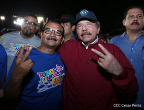250 Buses Nuevos para el Pueblo: Obras de Amor, Obras de Buen Corazón 
